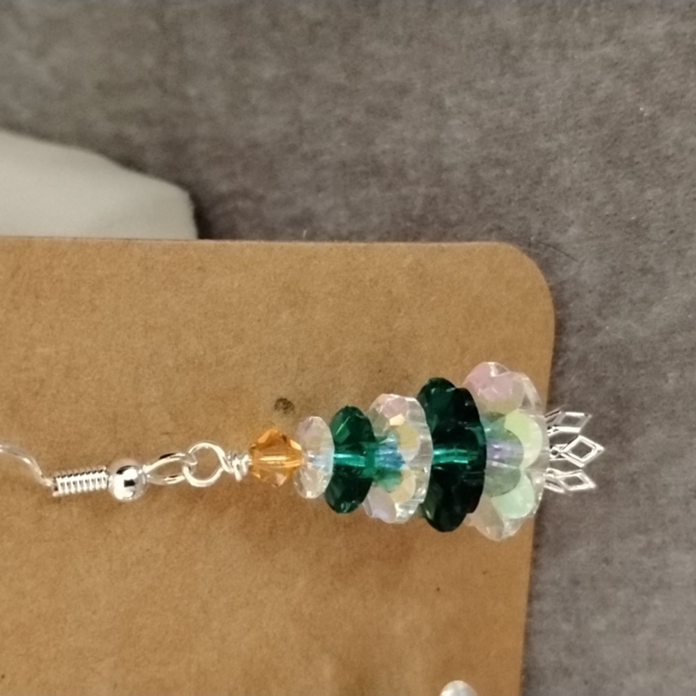 Hand Crafted Green And Clear Crystal Tree Earrings♥️HP - Picture 2 of 6